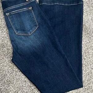 Judy Blue Flare Jeans in Classic Blue